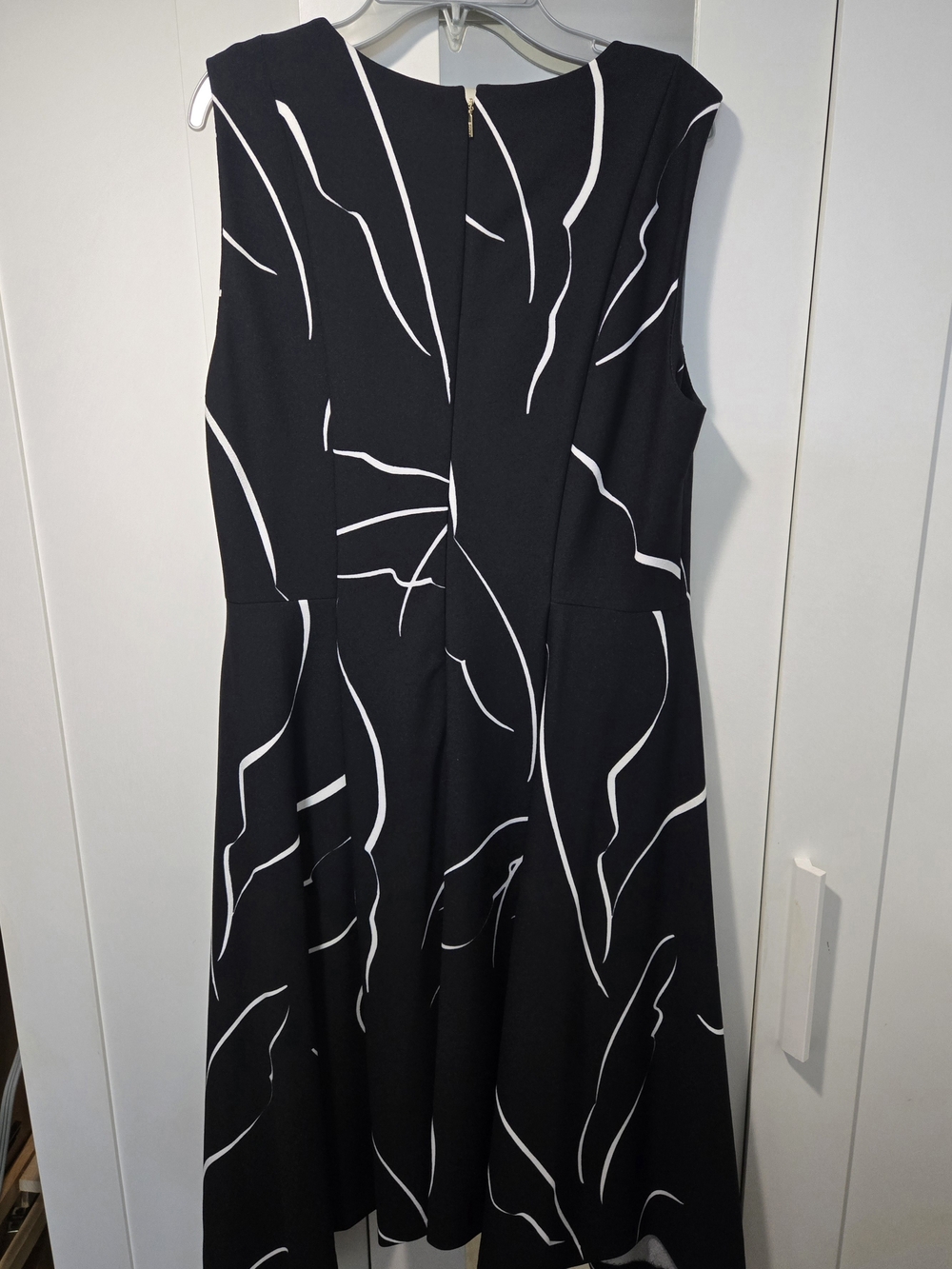 DKNY Sleeveless Black Dress with White Abstract Print - Picture 6 of 7